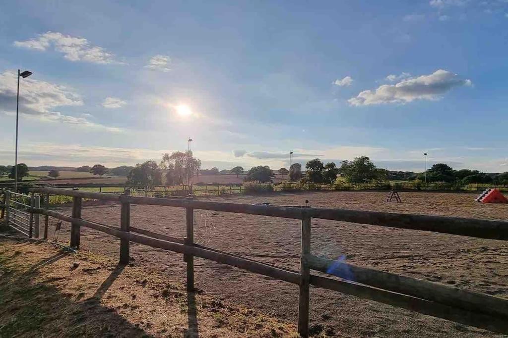 Hillfields Farm Barn - A Rural Equestrian Escape Διαμέρισμα Κόβεντρι Εξωτερικό φωτογραφία